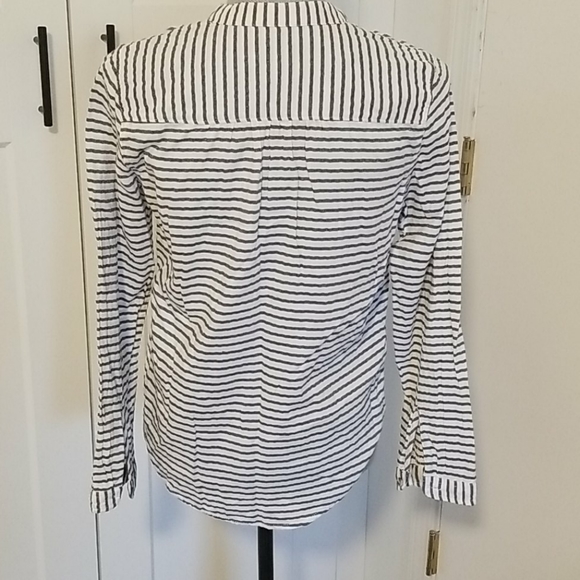 3/$15 Abercrombie & Fitch long sleeve shirt - Picture 2 of 6